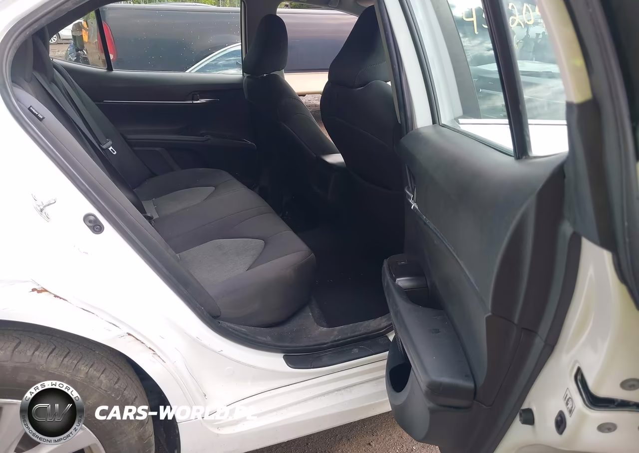 2019 Toyota Camry Le VIN:4T1B11HK8KU754420 - 8