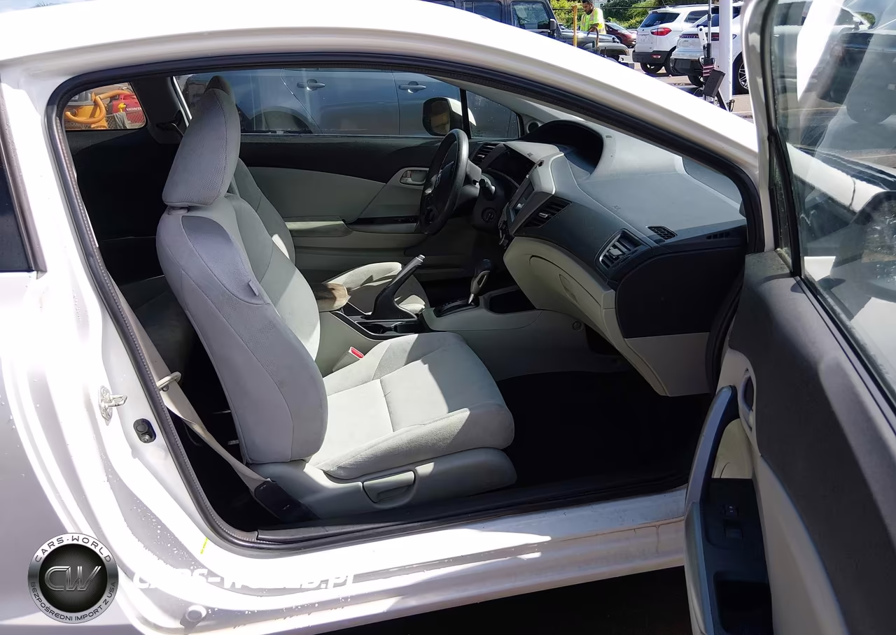 2012 Honda Civic Lx VIN:2HGFG3B5XCH562943 - 5