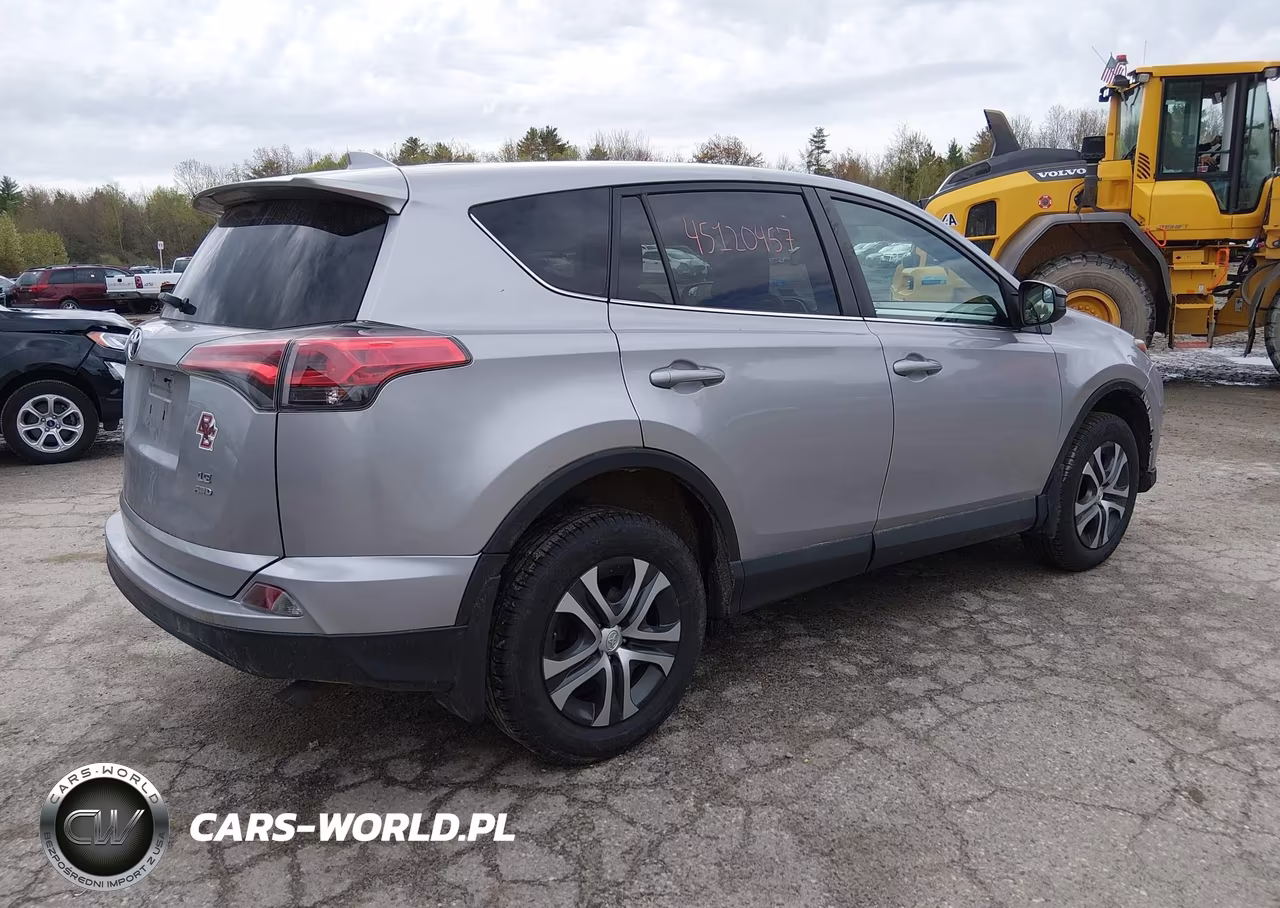 2018 Toyota Rav4 Le VIN:2T3BFREV5JW849571 - 4