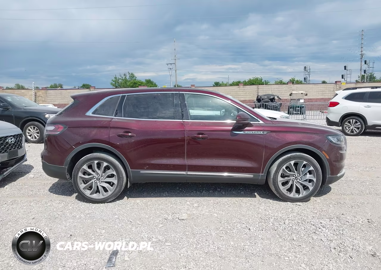 2021 Lincoln Nautilus Reserve VIN:2LMPJ8K94MBL13983 - 13