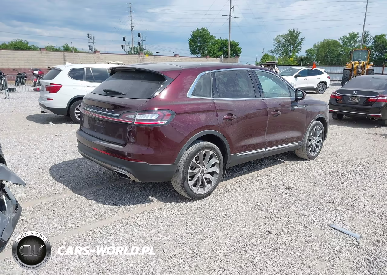 2021 Lincoln Nautilus Reserve VIN:2LMPJ8K94MBL13983 - 4