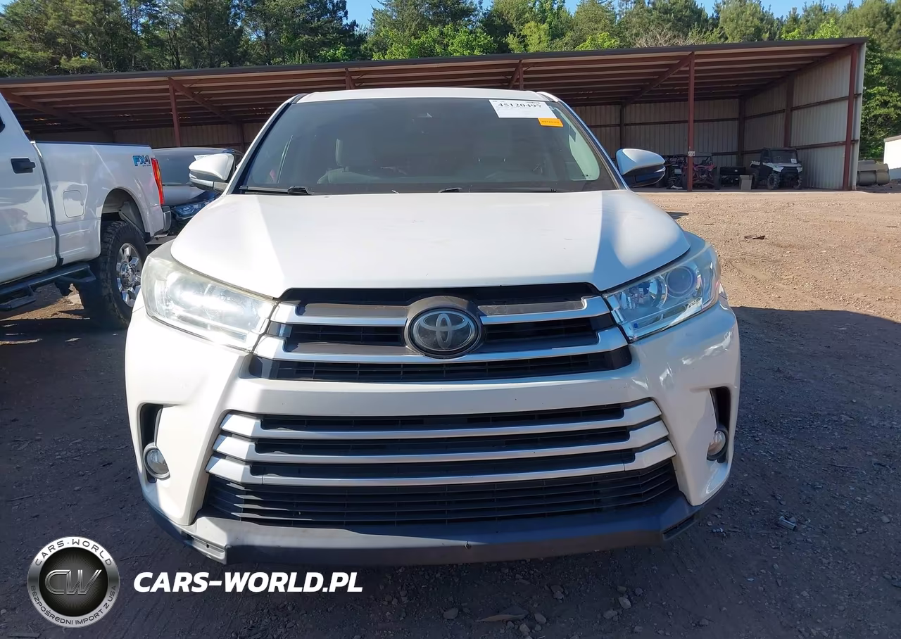 2018 Toyota Highlander Le Plus VIN:5TDZZRFH8JS239082 - 12