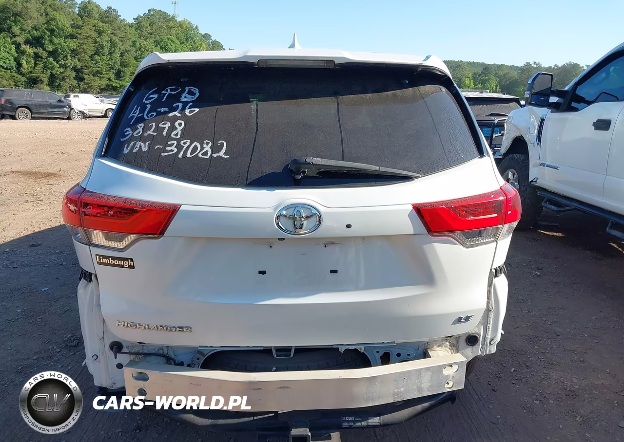 2018 Toyota Highlander Le Plus VIN:5TDZZRFH8JS239082 - 16
