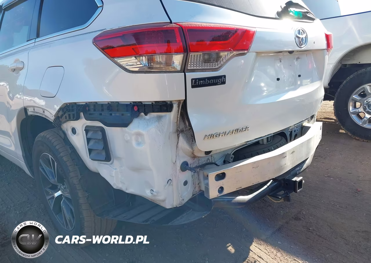2018 Toyota Highlander Le Plus VIN:5TDZZRFH8JS239082 - 20