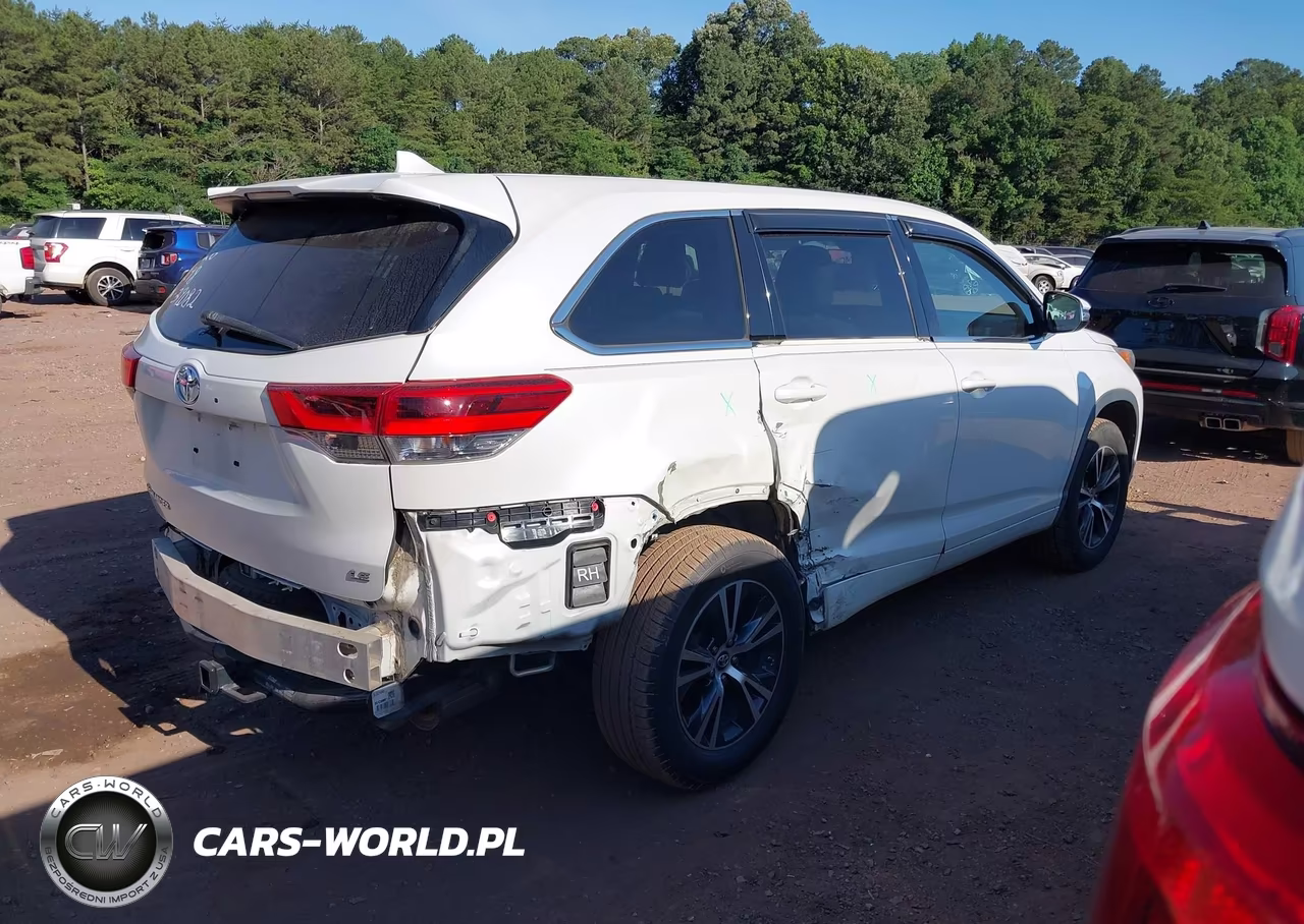 2018 Toyota Highlander Le Plus VIN:5TDZZRFH8JS239082 - 4