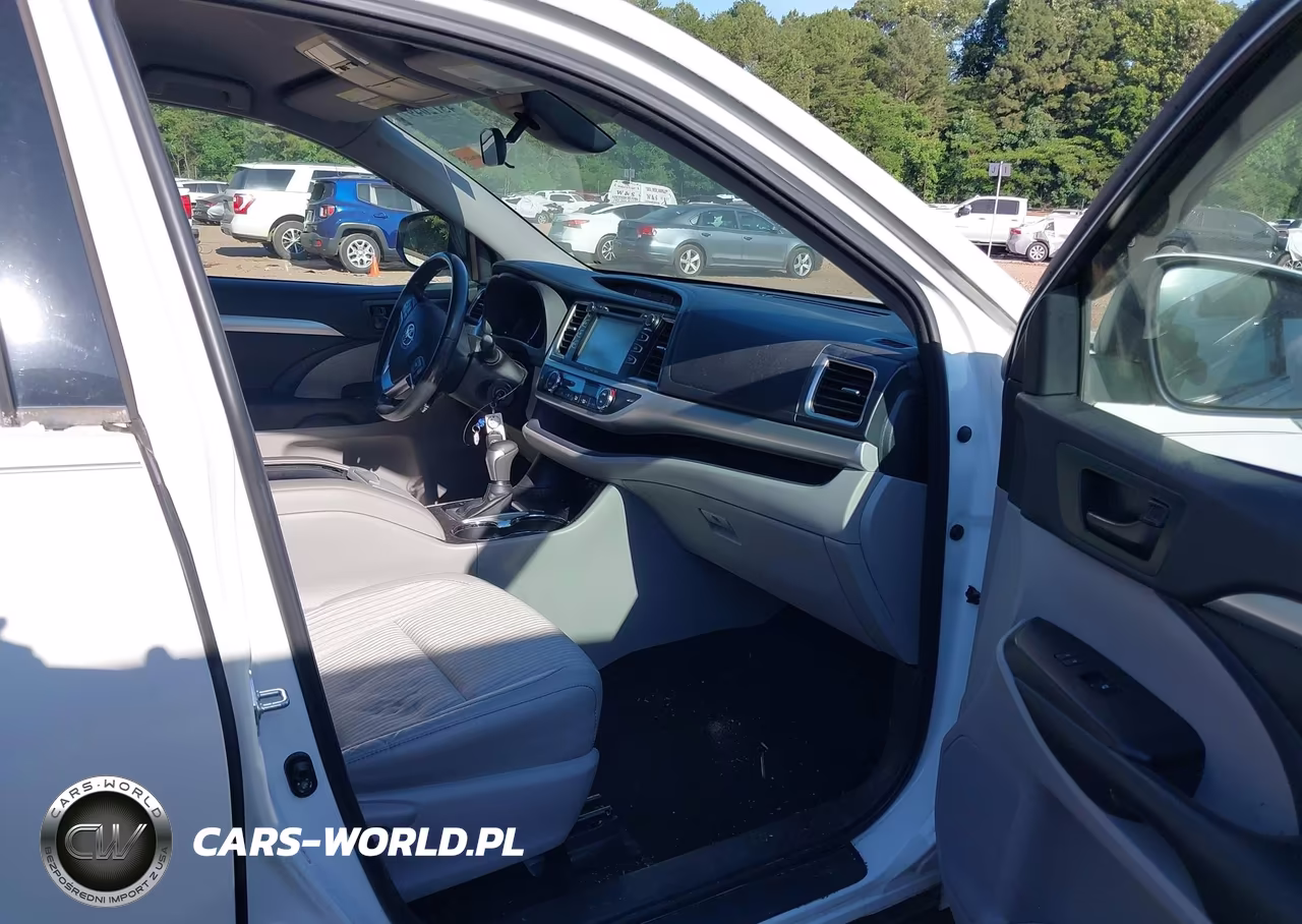 2018 Toyota Highlander Le Plus VIN:5TDZZRFH8JS239082 - 5