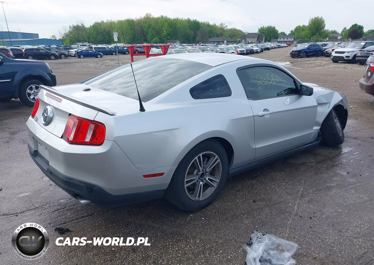 2012 Ford Mustang V6 Premium VIN:1ZVBP8AM3C5261633 - 4