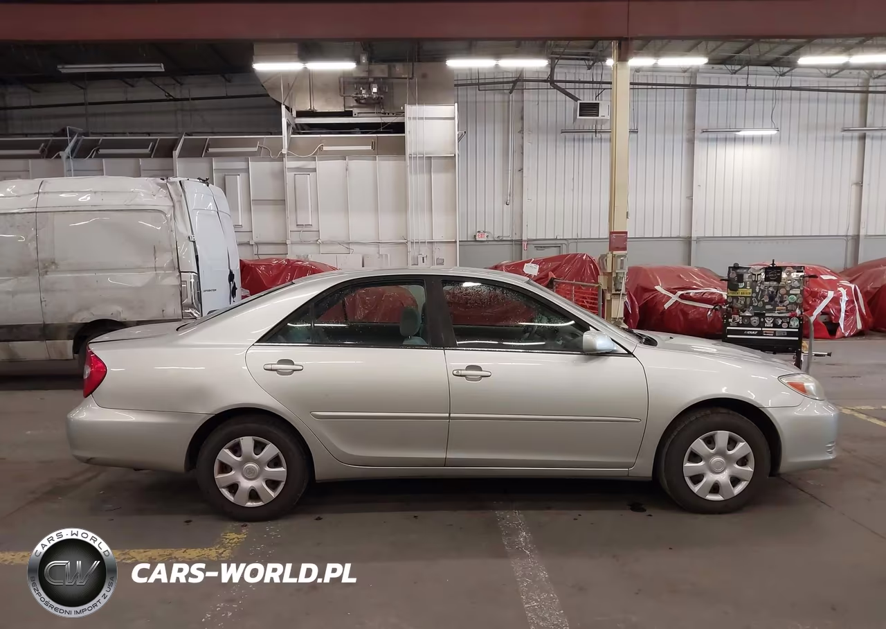 2002 Toyota Camry Le VIN:JTDBE32K220135221 - 14