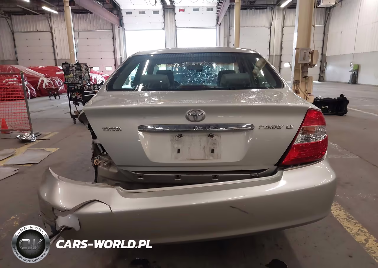 2002 Toyota Camry Le VIN:JTDBE32K220135221 - 17