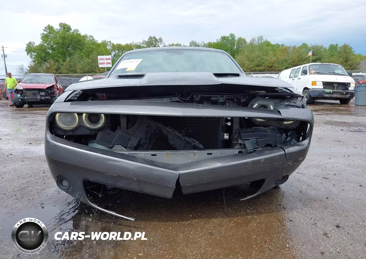 2018 Dodge Challenger Sxt Plus VIN:2C3CDZAG5JH276869 - 6