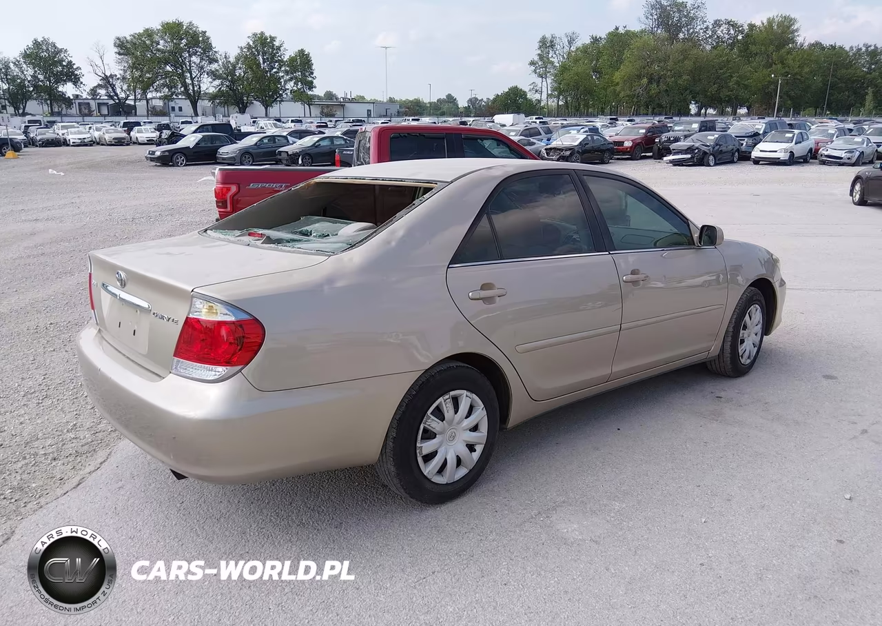 2005 Toyota Camry Le VIN:4T1BE32KX5U990421 - 4