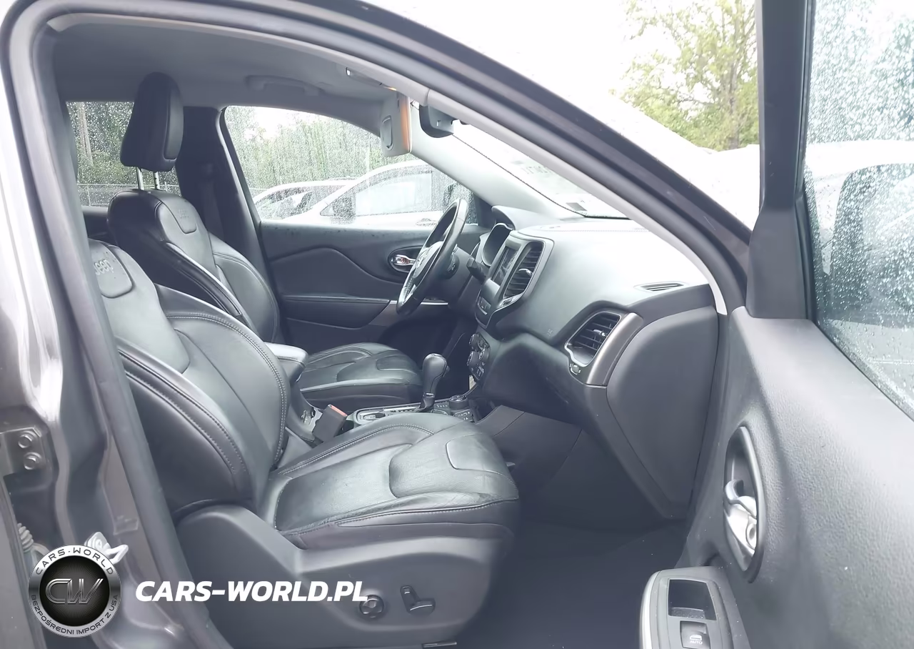 2020 Jeep Cherokee Latitude Lux 4X4 VIN:1C4PJMLXXLD632965 - 5