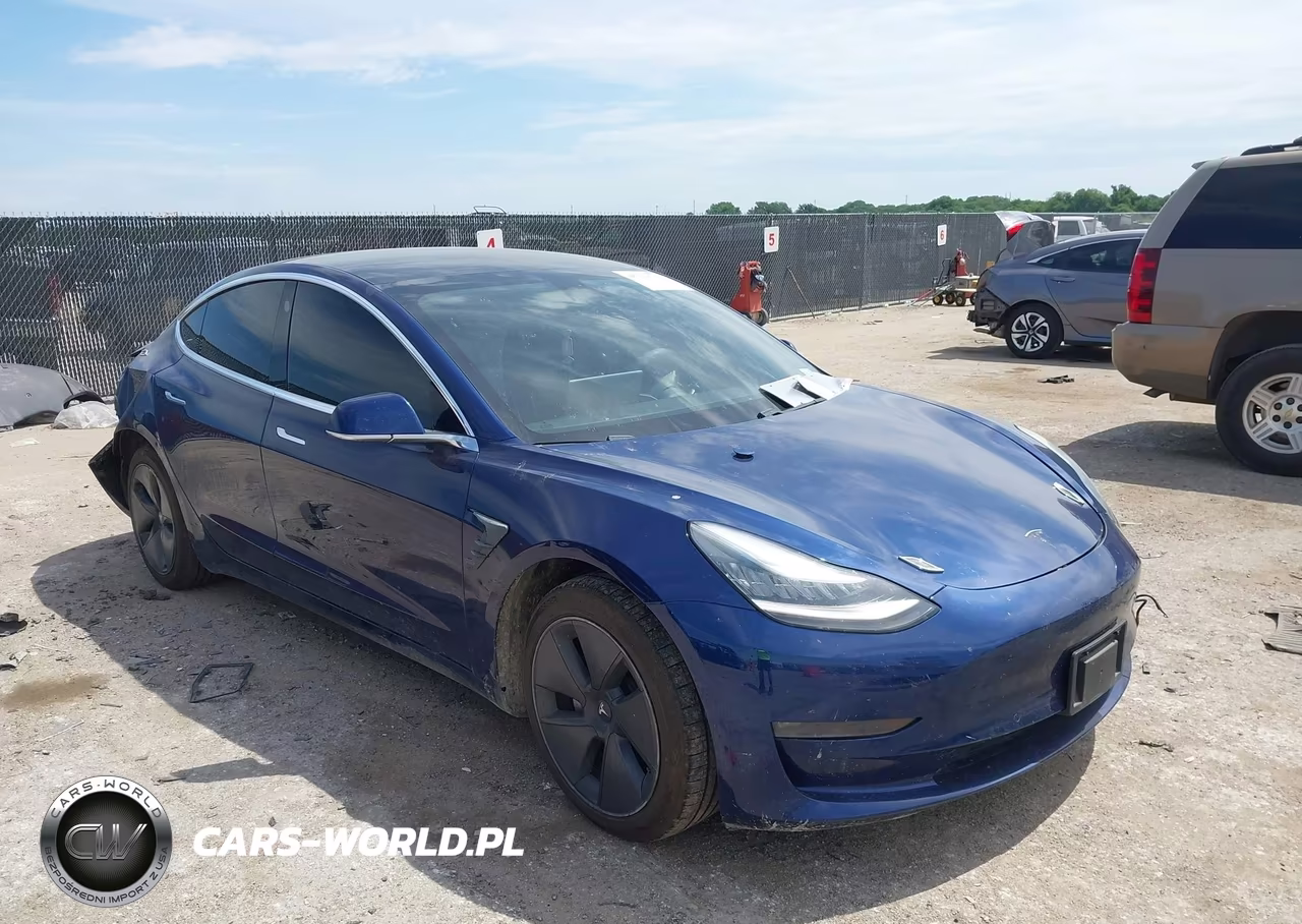 TESLA MODEL 3 – zdjęcie 1 z 15