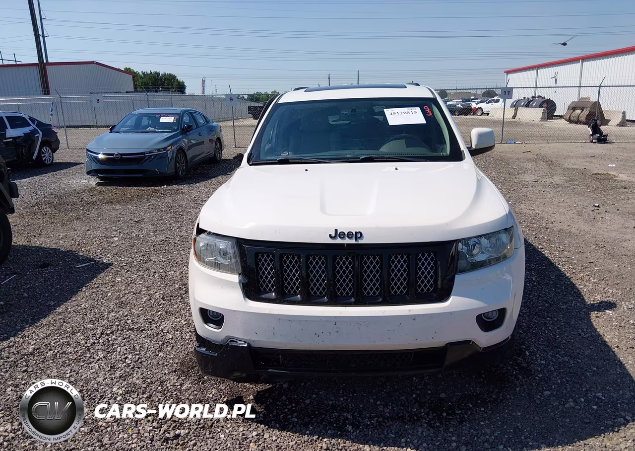 2012 Jeep Grand Cherokee Laredo VIN:1C4RJEAG0CC355945 - 12