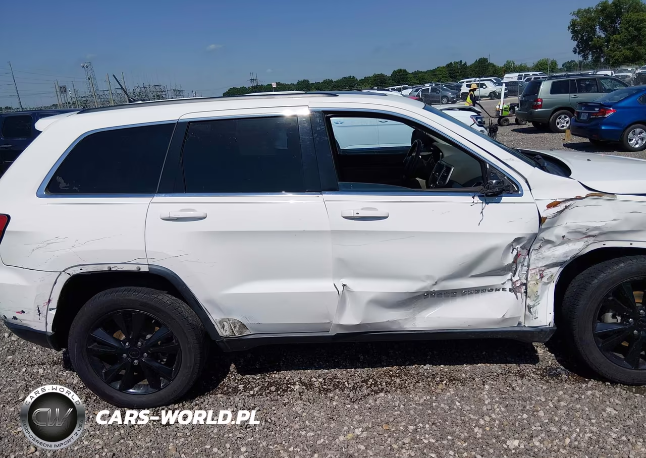 2012 Jeep Grand Cherokee Laredo VIN:1C4RJEAG0CC355945 - 13