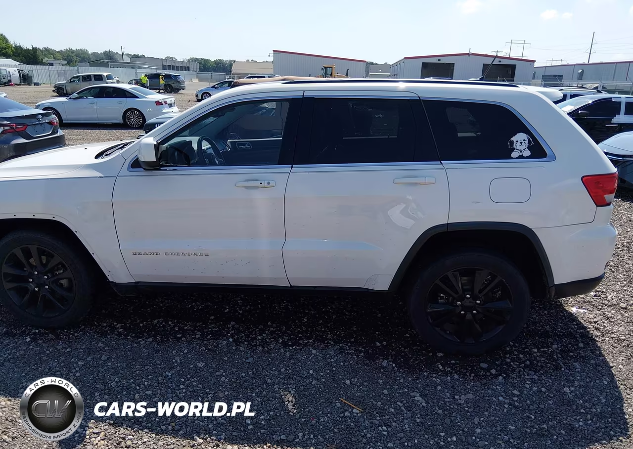 2012 Jeep Grand Cherokee Laredo VIN:1C4RJEAG0CC355945 - 14