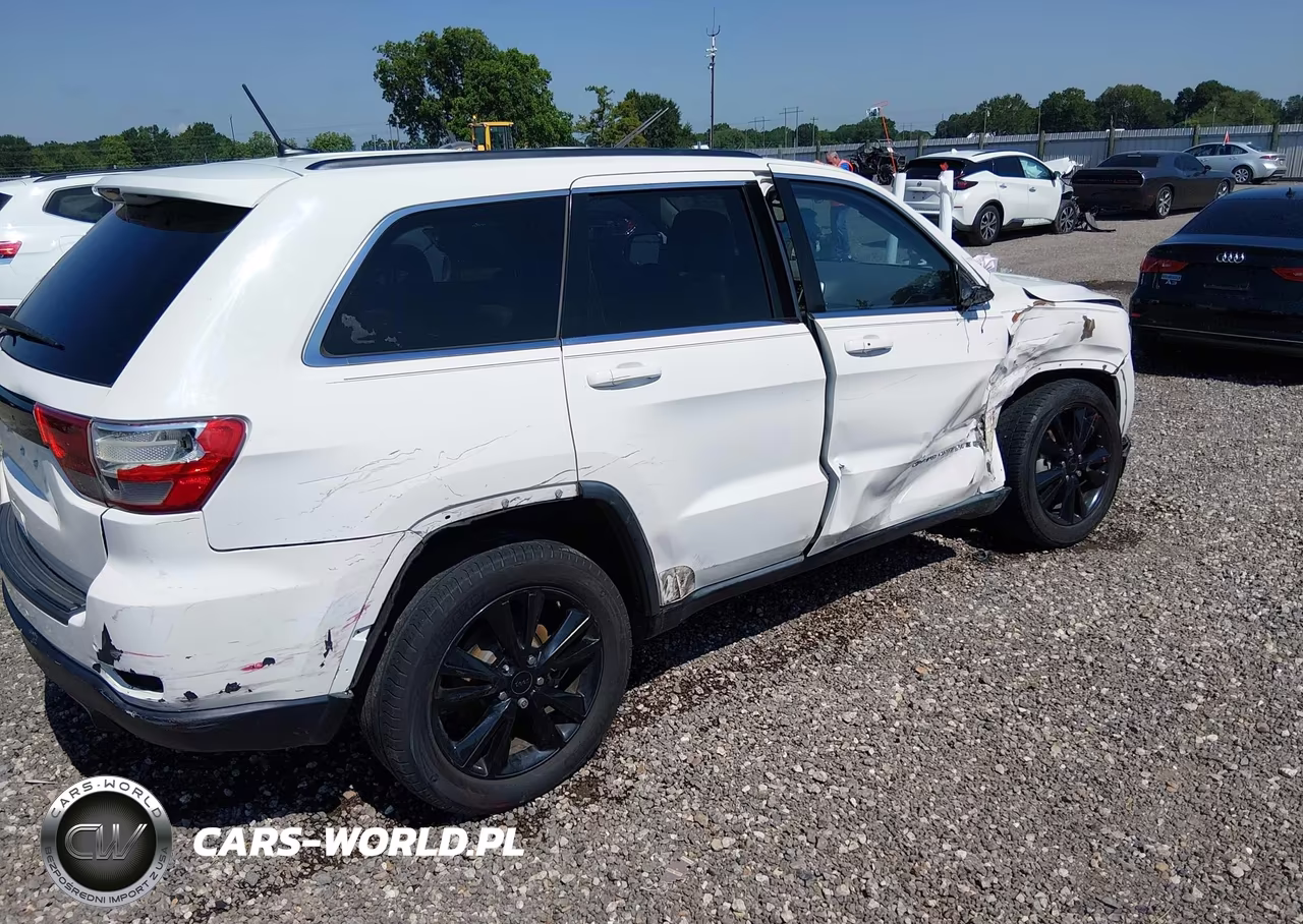 2012 Jeep Grand Cherokee Laredo VIN:1C4RJEAG0CC355945 - 6