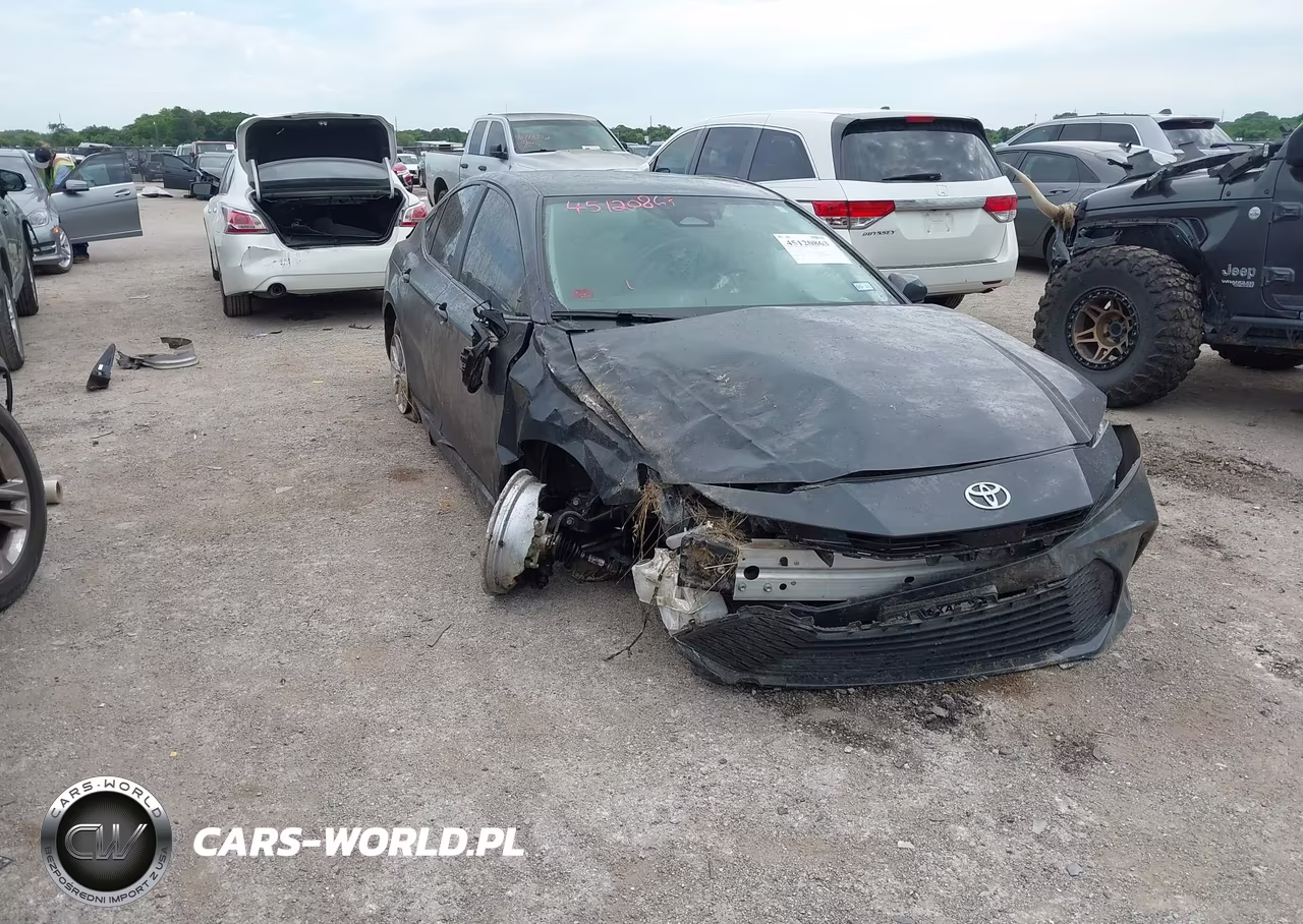 2025 Toyota Camry Le – zdjęcie 1 z 16