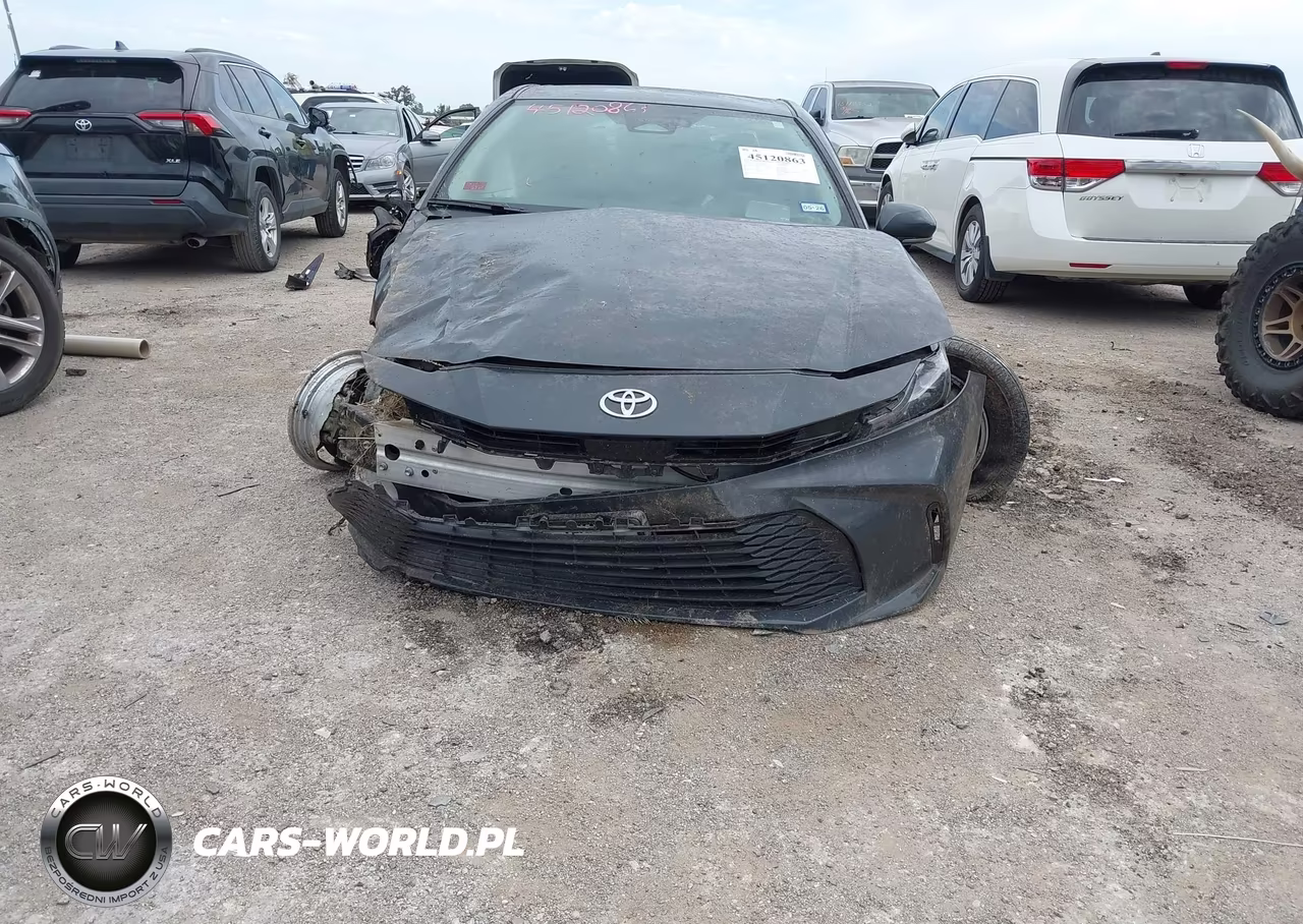 2025 Toyota Camry Le VIN:4T1DAACK5SU030913 - 12