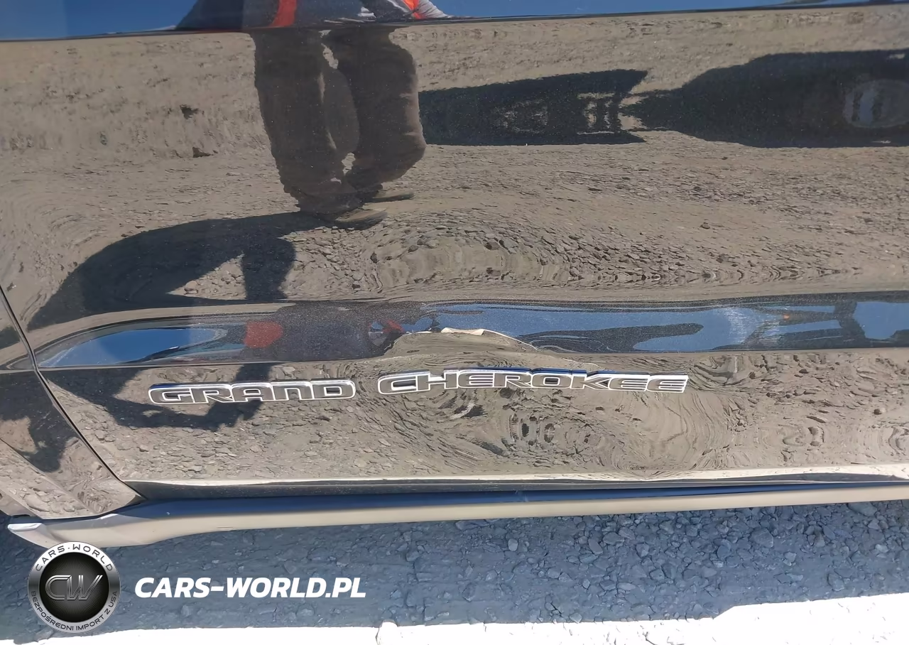 2021 Jeep Grand Cherokee Laredo E 4X2 VIN:1C4RJEAG3MC548544 - 17