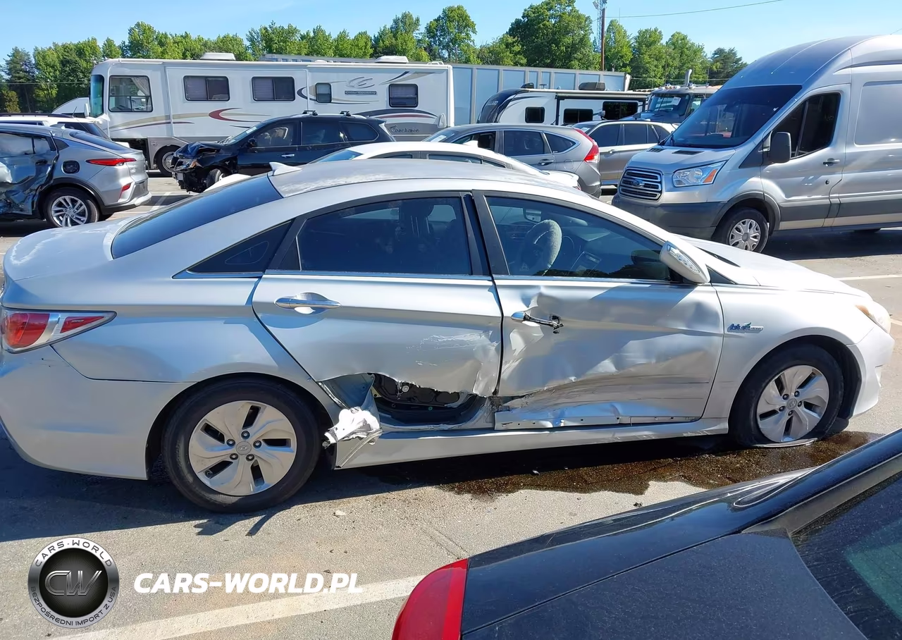 2014 Hyundai Sonata Hybrid VIN:KMHEC4A48EA116517 - 13