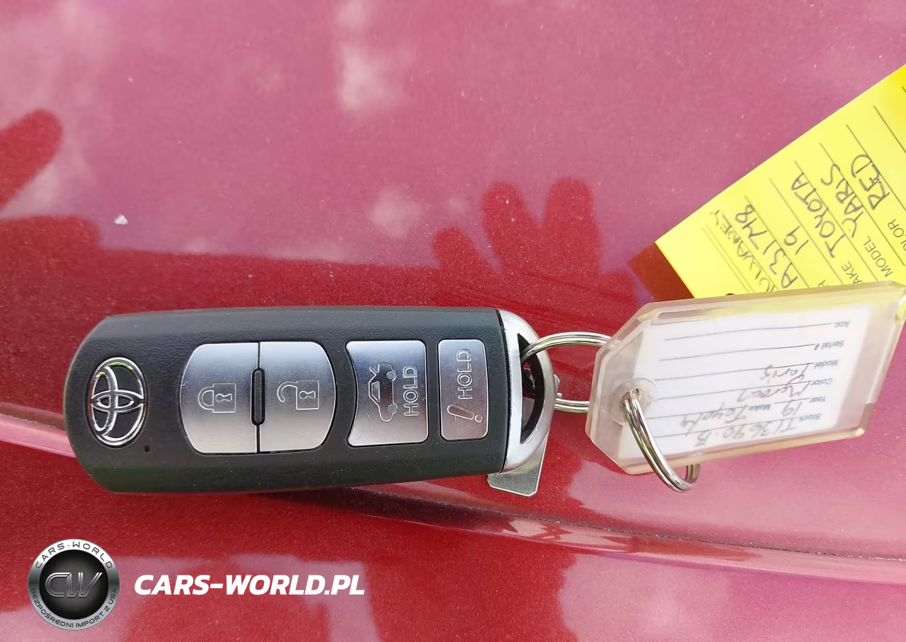 2019 Toyota Yaris Le VIN:3MYDLBYV5KY517518 - 11