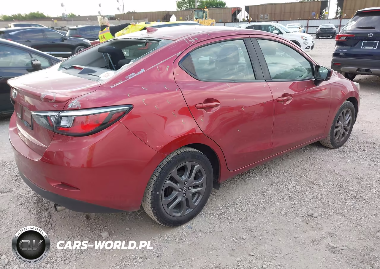 2019 Toyota Yaris Le VIN:3MYDLBYV5KY517518 - 4