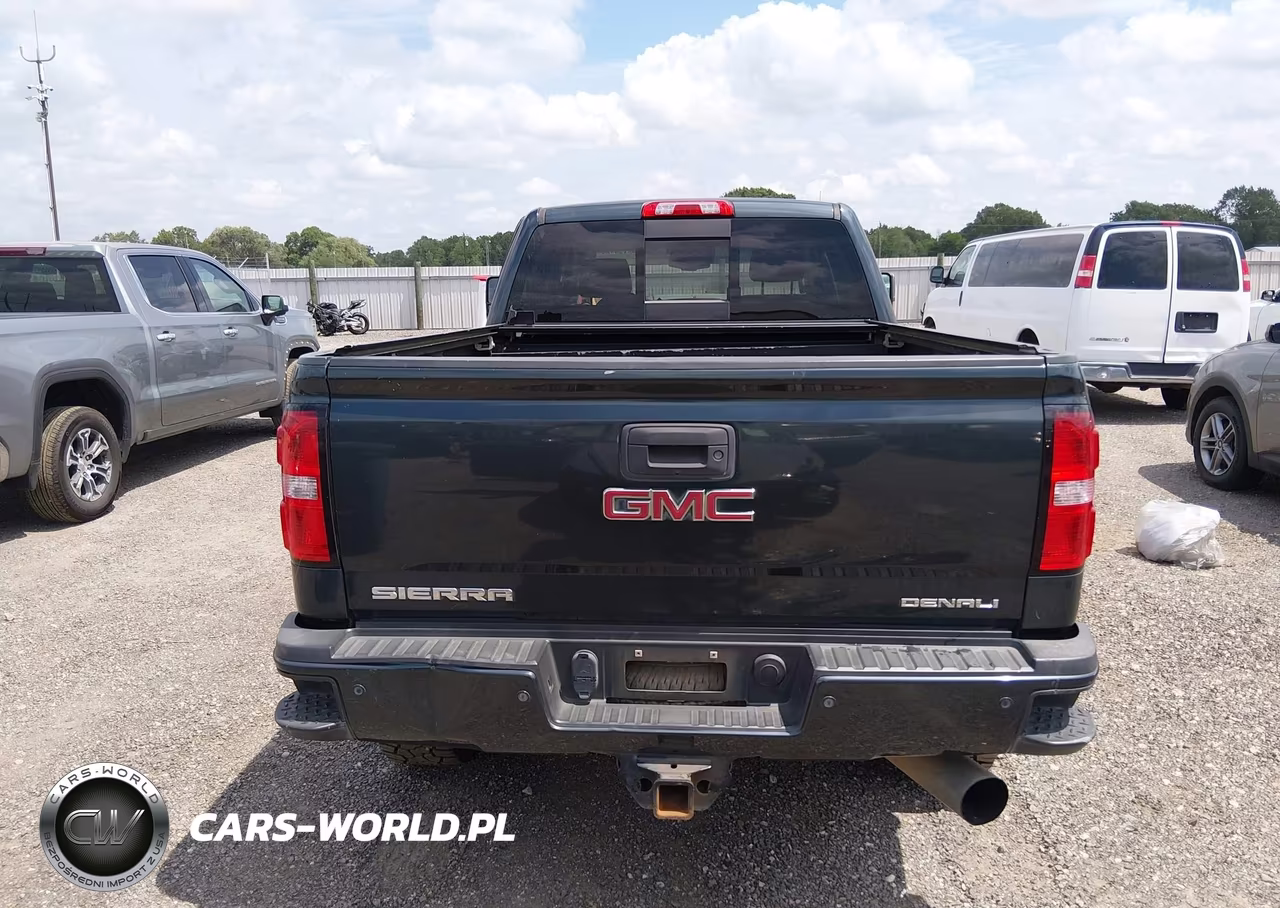 2018 GMC Sierra 2500Hd Denali VIN:1GT12UEY7JF111583 - 17