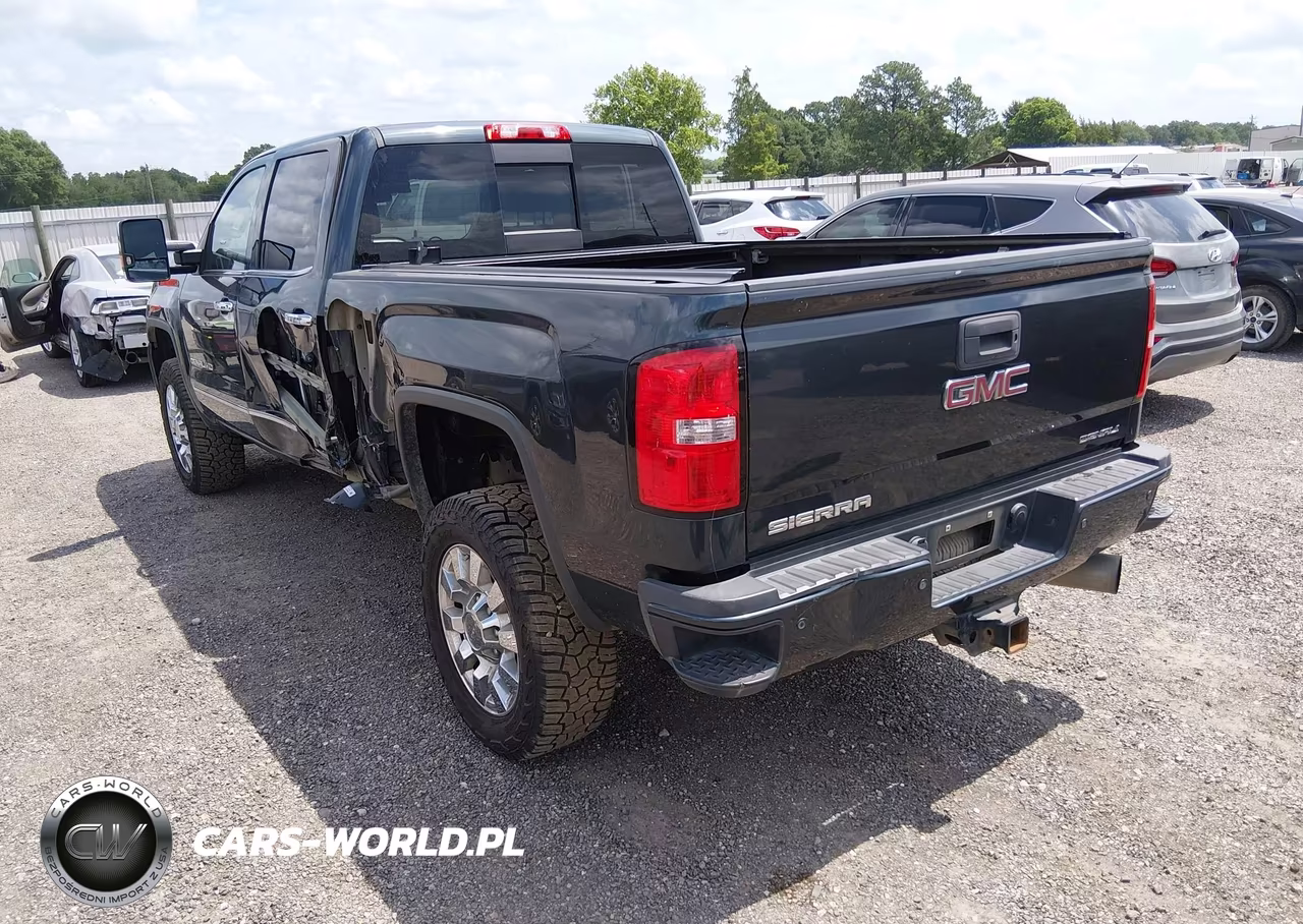 2018 GMC Sierra 2500Hd Denali VIN:1GT12UEY7JF111583 - 3