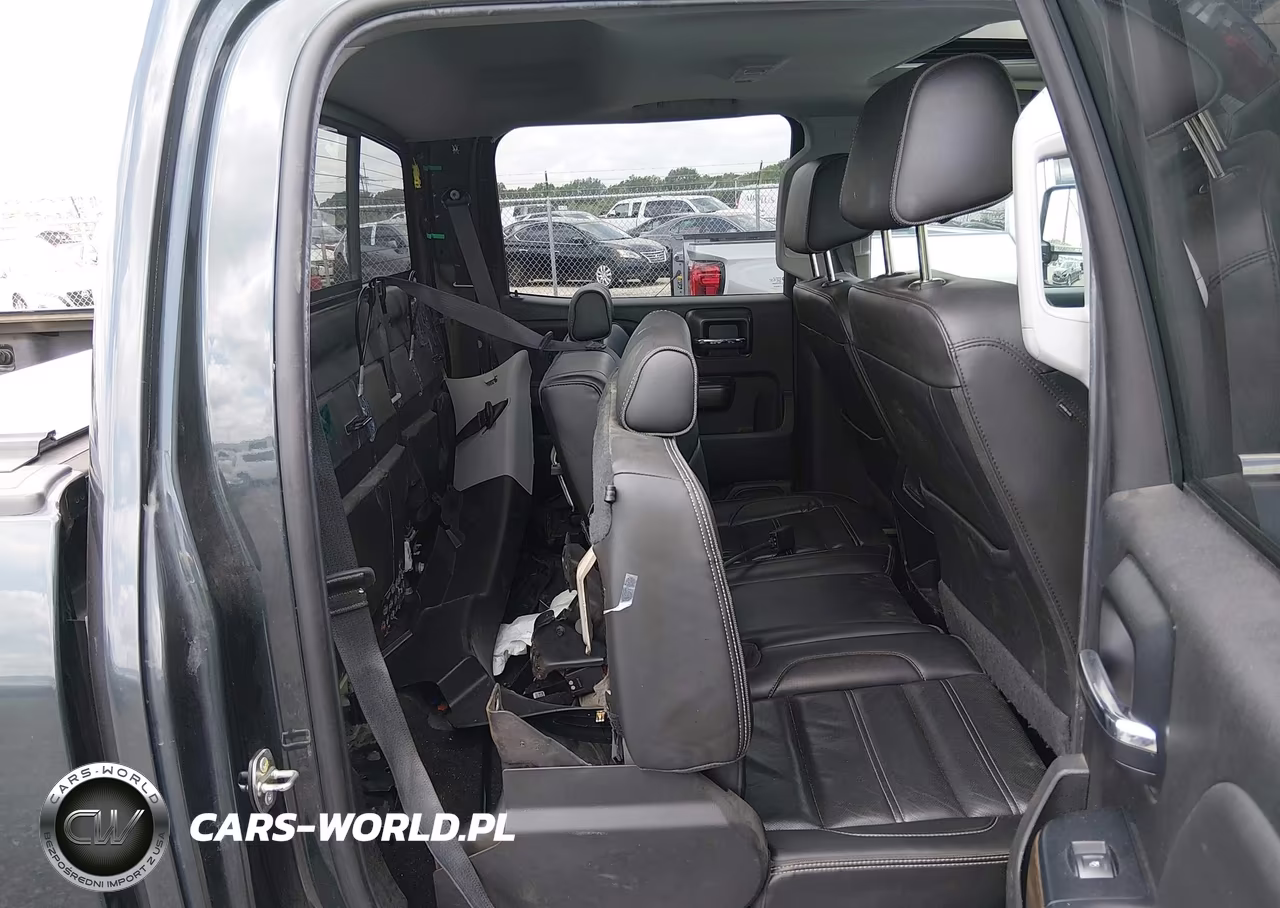 2018 GMC Sierra 2500Hd Denali VIN:1GT12UEY7JF111583 - 8