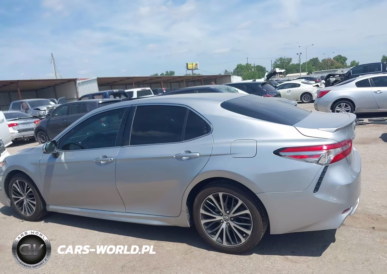 2018 Toyota Camry Se VIN:4T1B11HK0JU518181 - 14