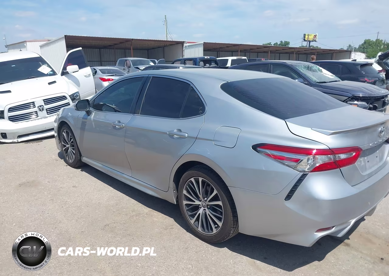 2018 Toyota Camry Se VIN:4T1B11HK0JU518181 - 3