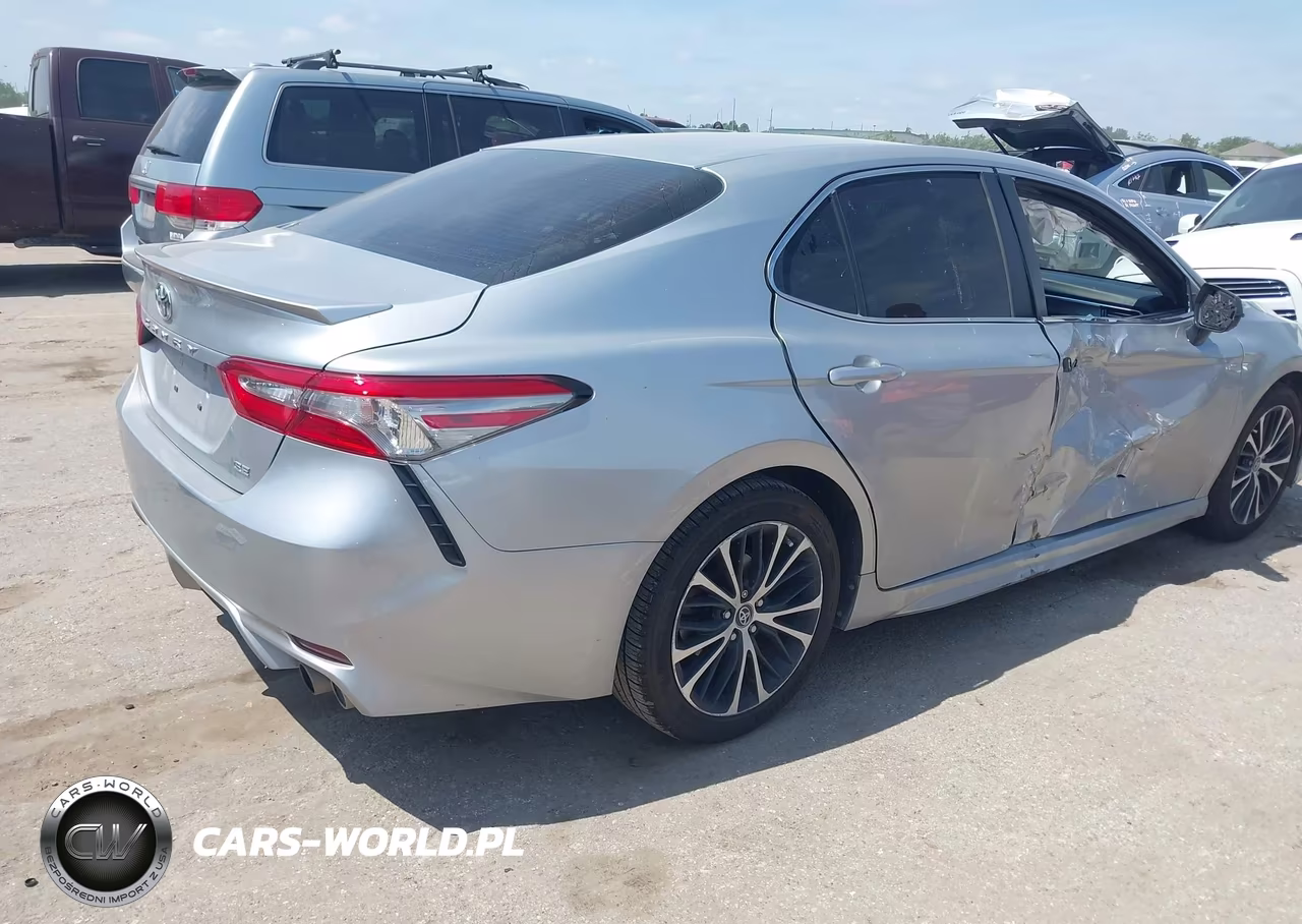 2018 Toyota Camry Se VIN:4T1B11HK0JU518181 - 4