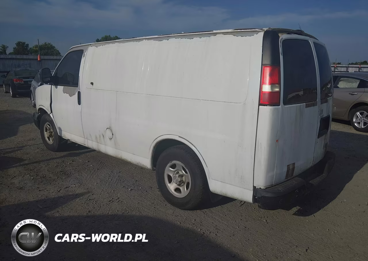 2008 Chevrolet Express Work Van VIN:1GCFG15X881196521 - 3