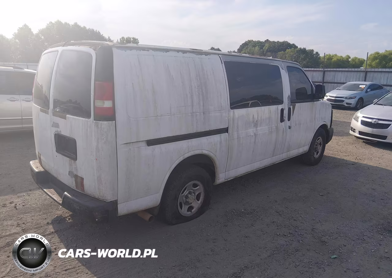 2008 Chevrolet Express Work Van VIN:1GCFG15X881196521 - 4