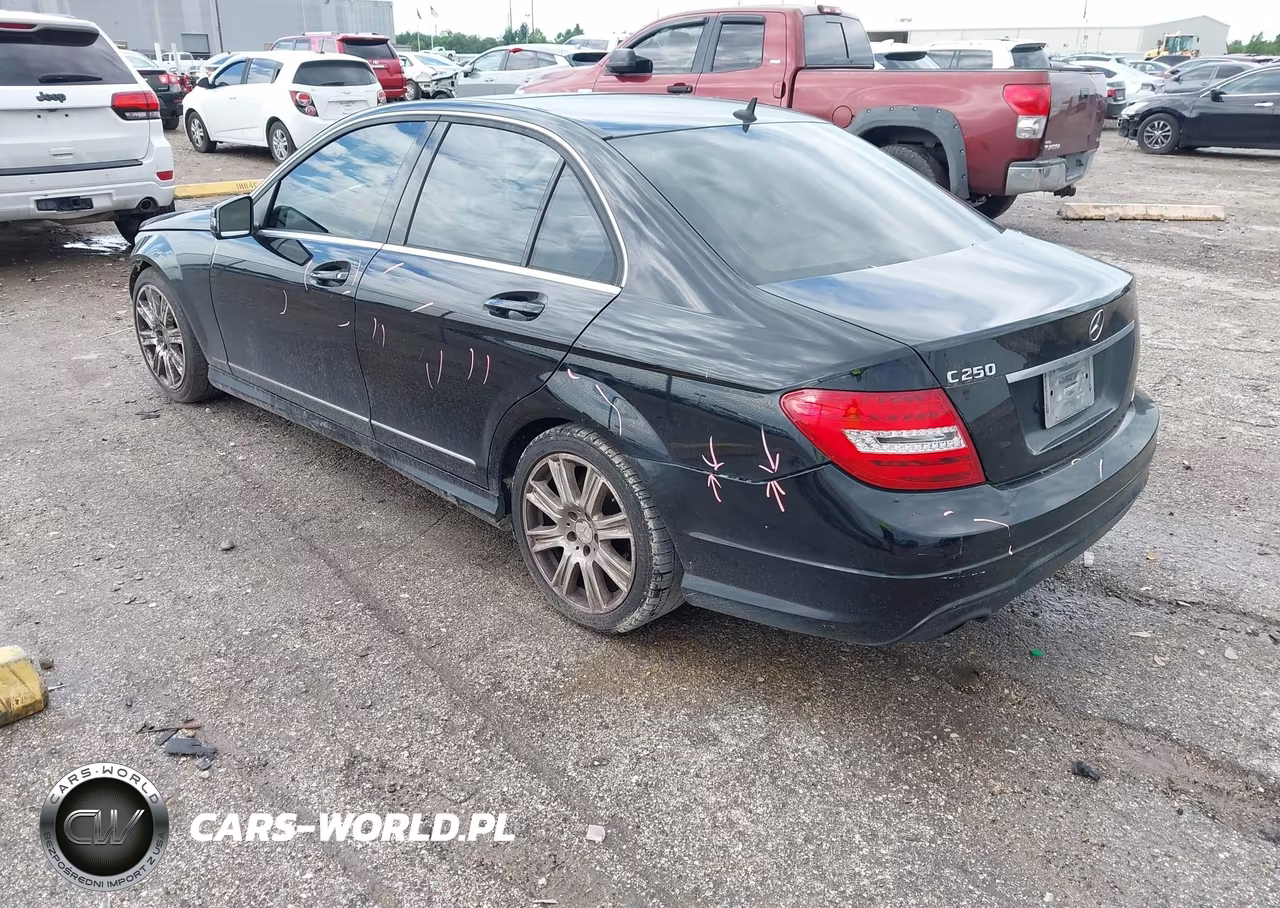 2013 Mercedes-Benz C 250 Sport VIN:WDDGF4HB6DG091921 - 3