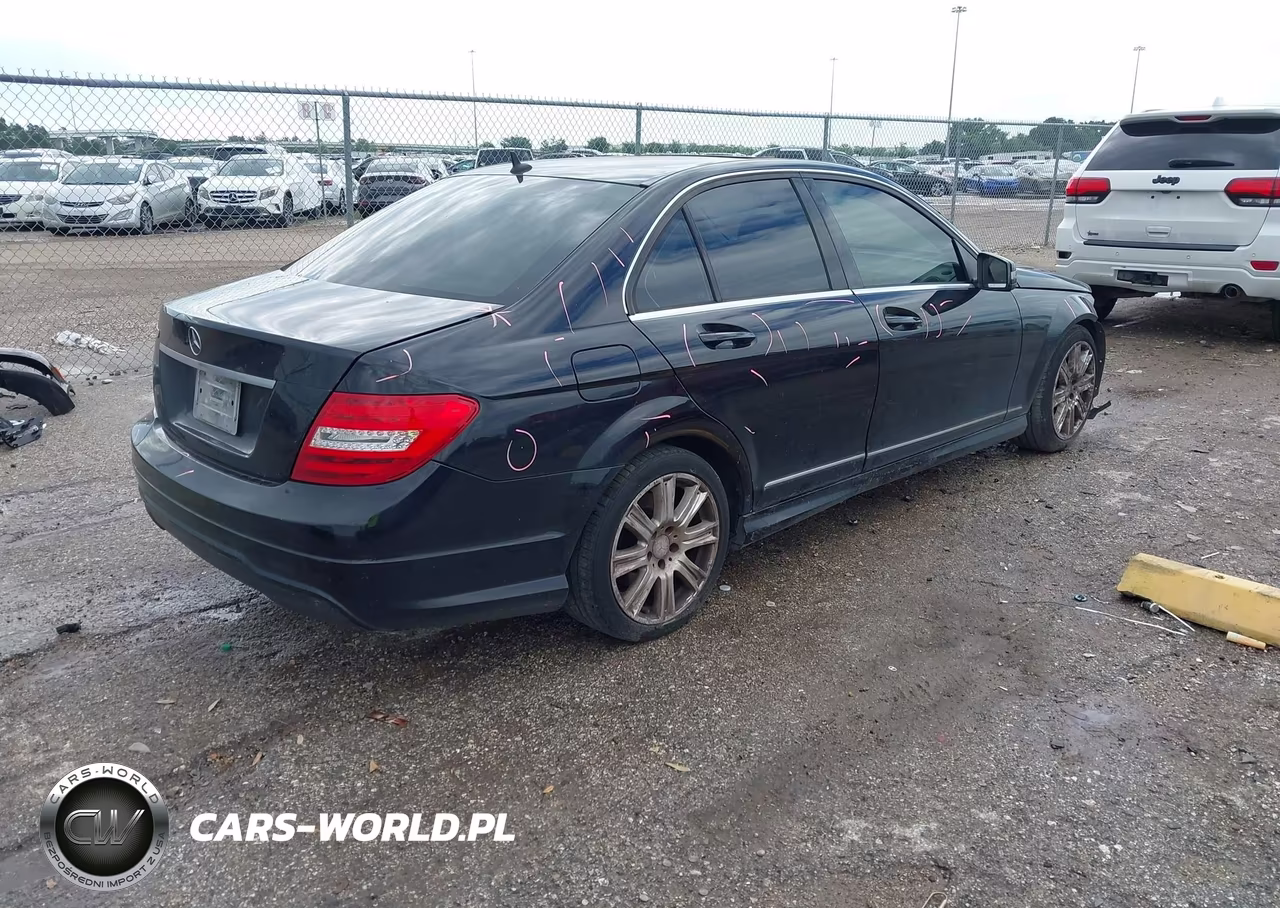 2013 Mercedes-Benz C 250 Sport VIN:WDDGF4HB6DG091921 - 4