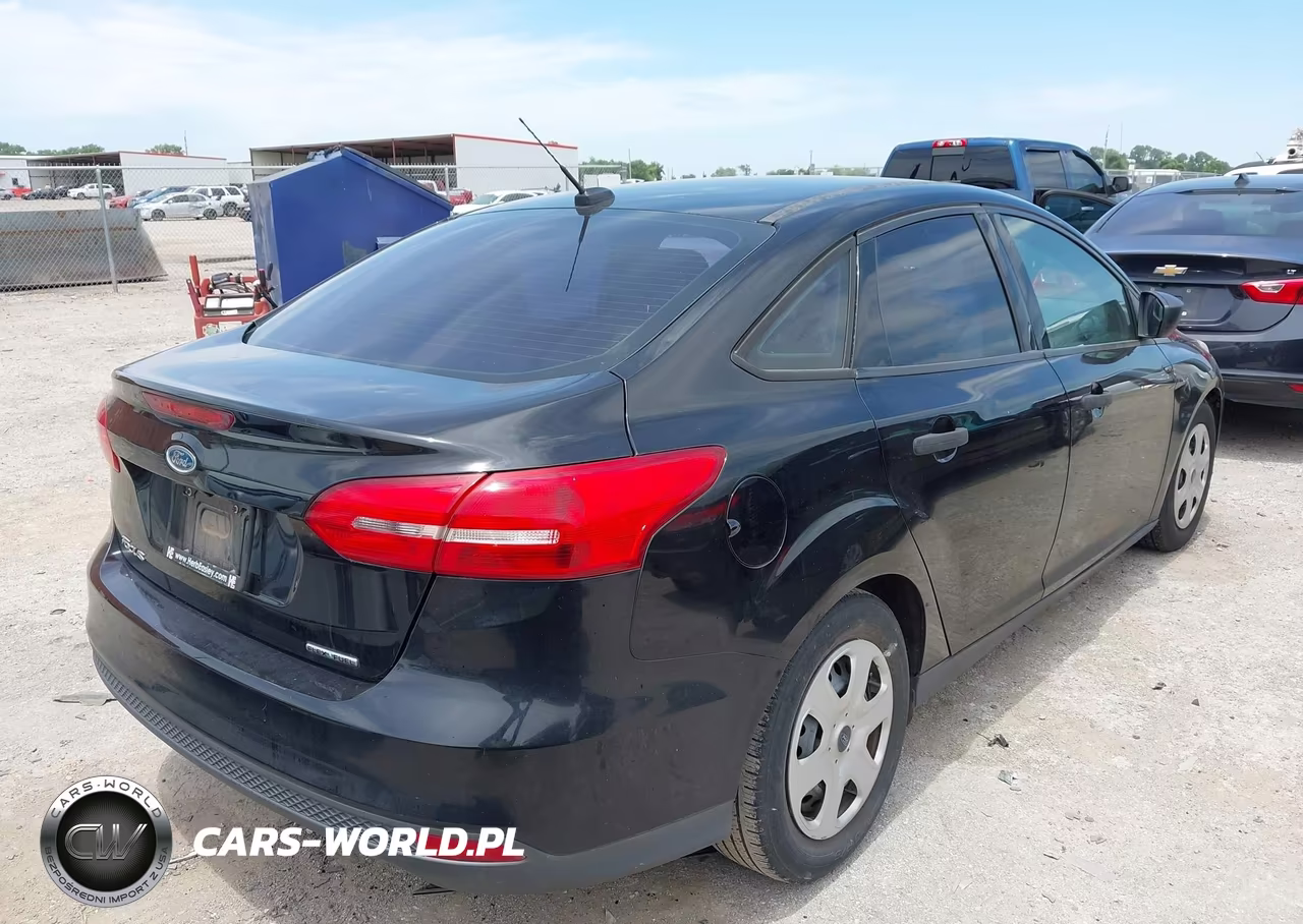 2016 Ford Focus S VIN:1FADP3E21GL234168 - 4