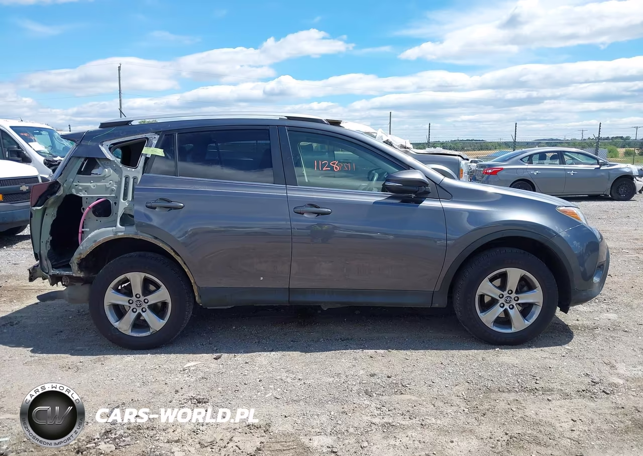 2015 Toyota Rav4 Xle VIN:JTMRFREV6FD158570 - 13