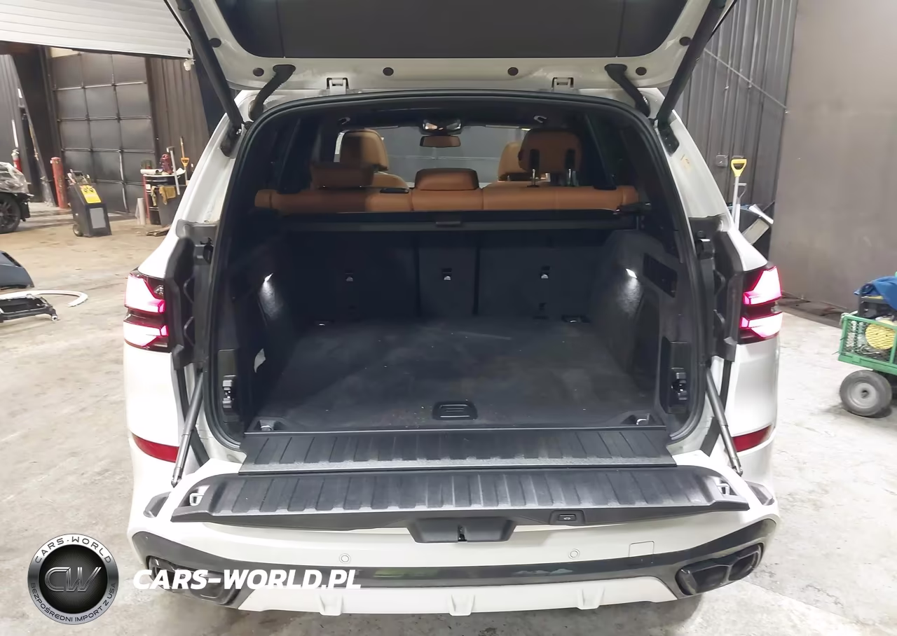 2024 BMW X5 M60I VIN:5UX33EU04R9T12745 - 18