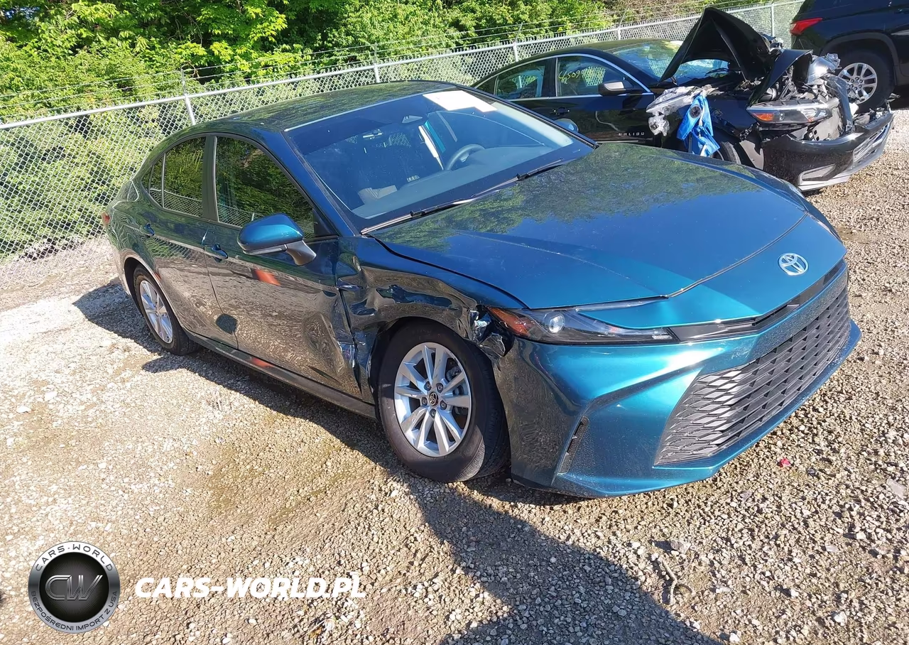 2025 Toyota Camry Le – zdjęcie 1 z 18