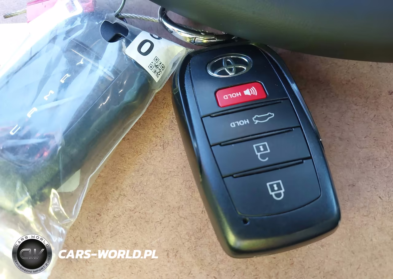2025 Toyota Camry Le VIN:4T1DAACKXSU619973 - 11
