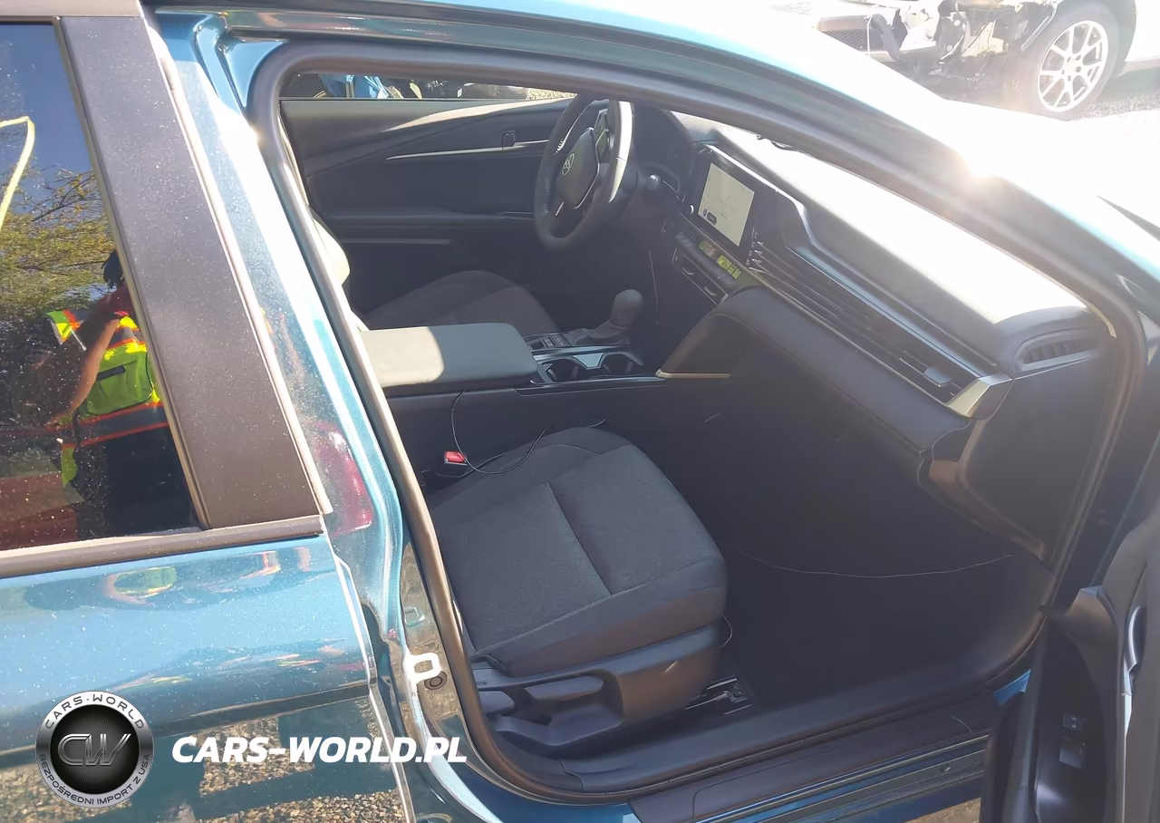 2025 Toyota Camry Le VIN:4T1DAACKXSU619973 - 5