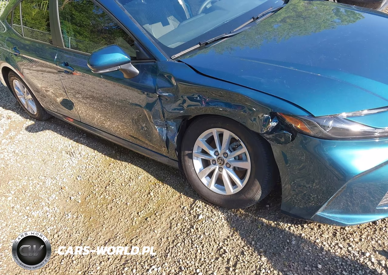 2025 Toyota Camry Le VIN:4T1DAACKXSU619973 - 6