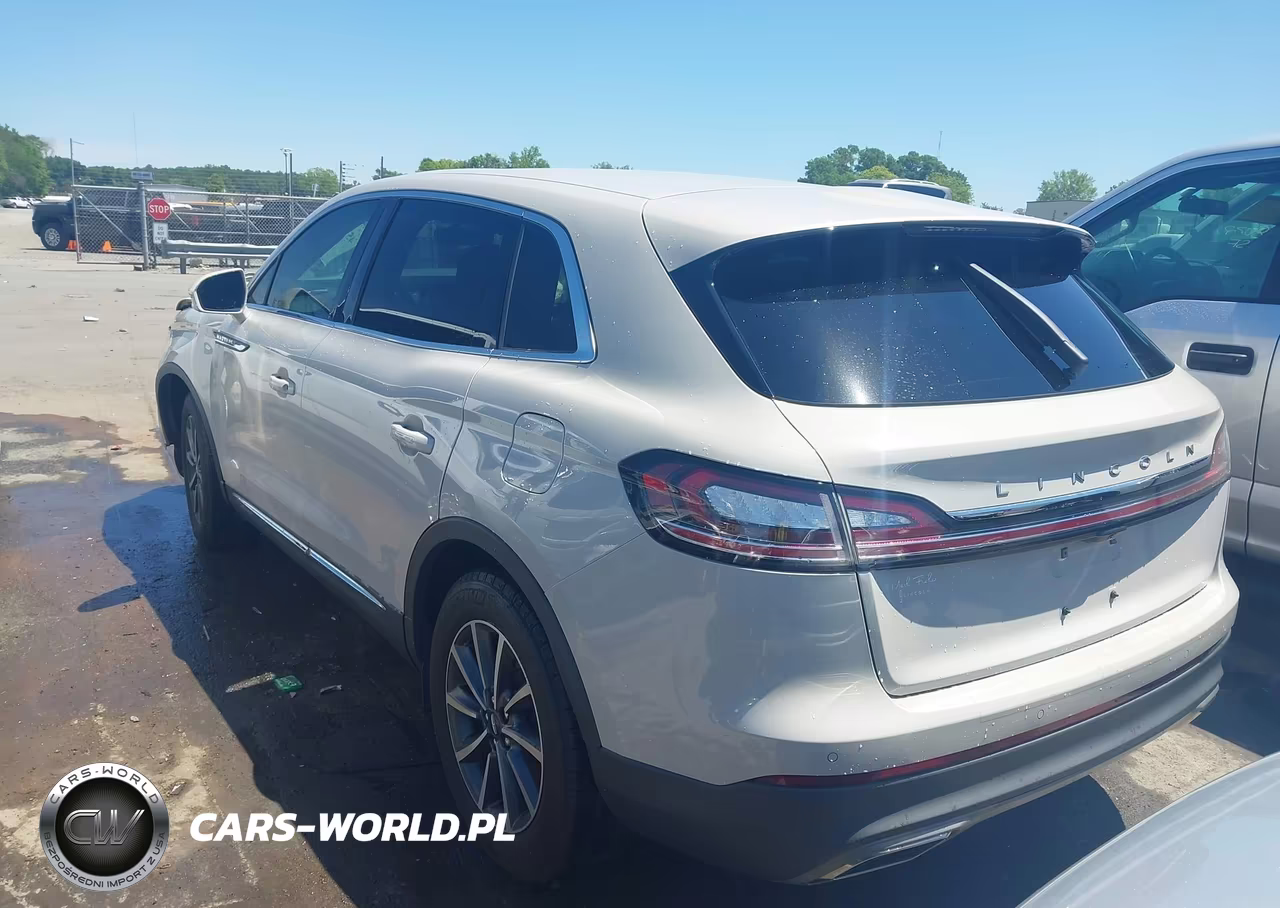 2021 Lincoln Nautilus Standard VIN:2LMPJ6J98MBL15824 - 3