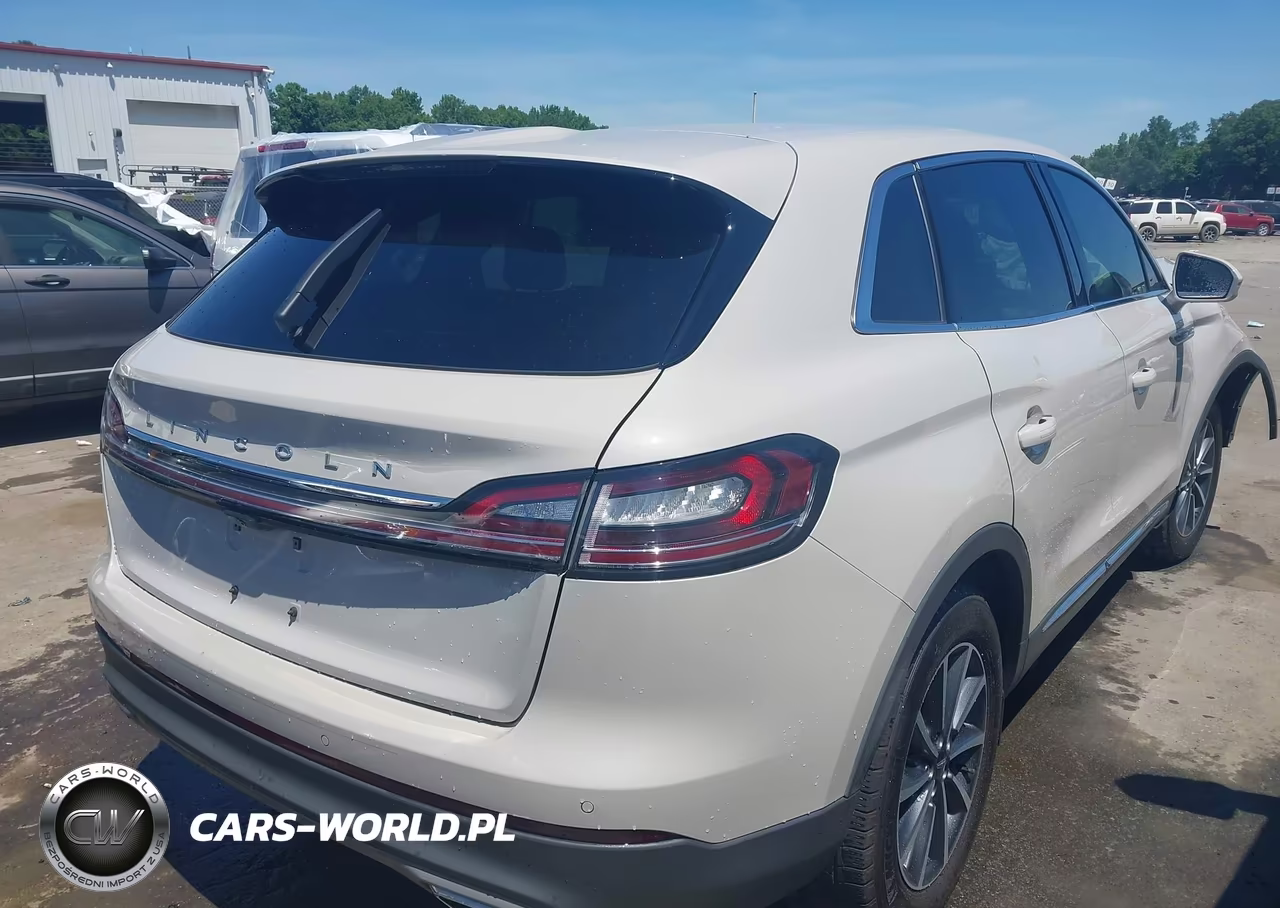 2021 Lincoln Nautilus Standard VIN:2LMPJ6J98MBL15824 - 4