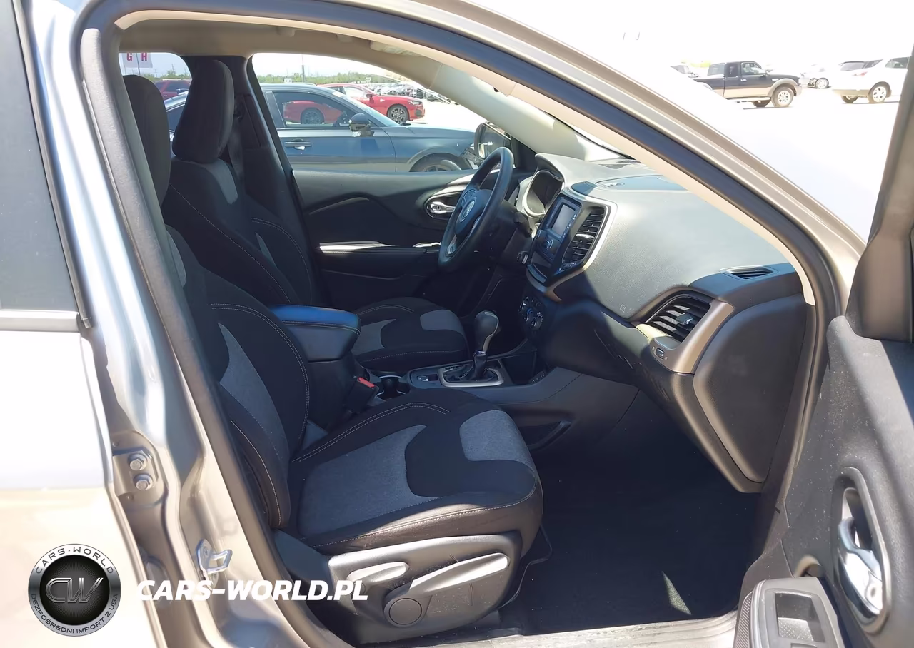 2016 Jeep Cherokee Sport VIN:1C4PJLAB6GW126948 - 5