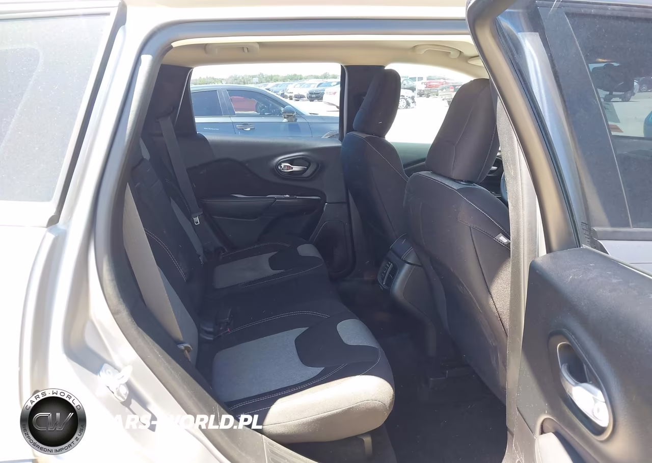 2016 Jeep Cherokee Sport VIN:1C4PJLAB6GW126948 - 8