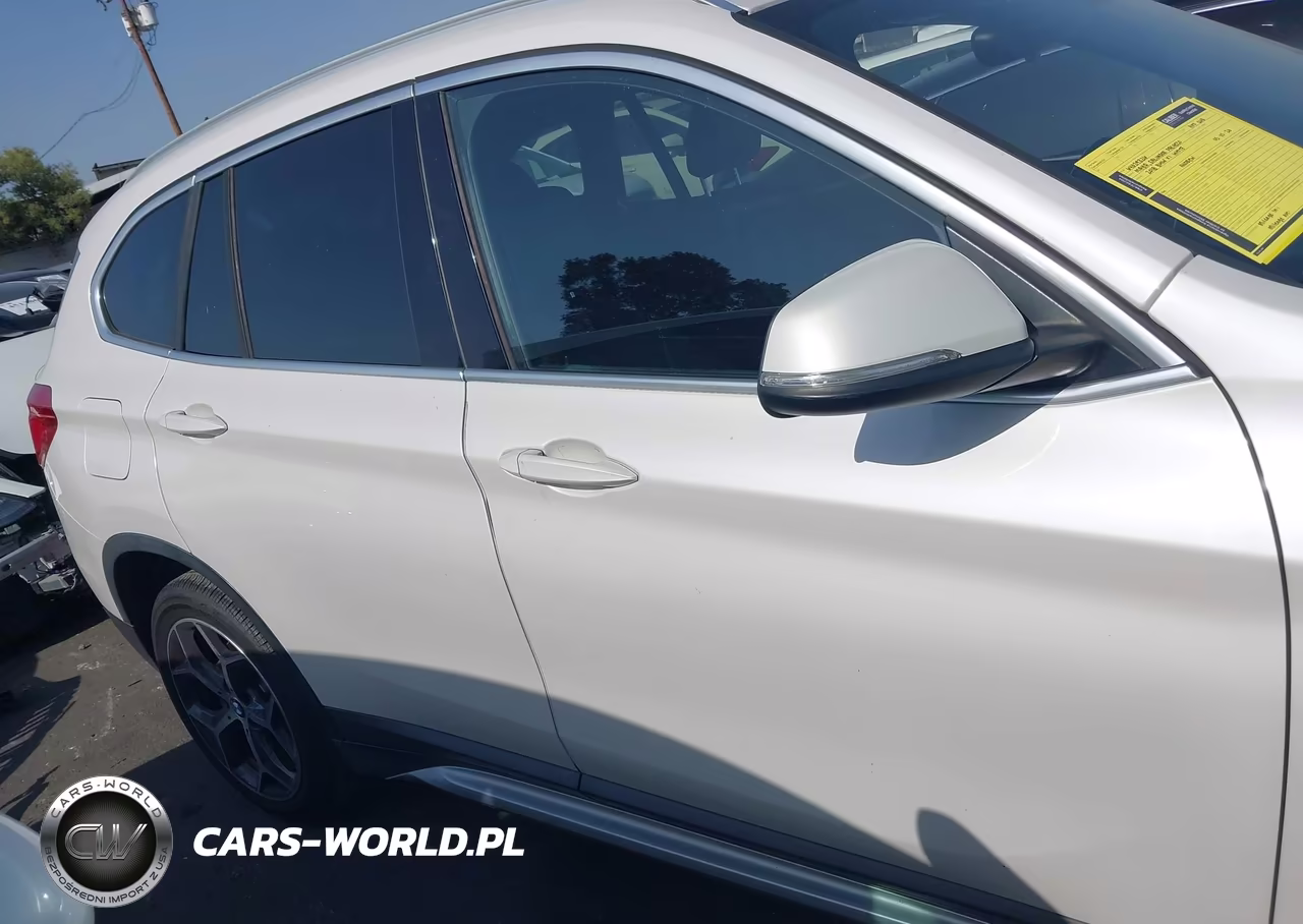2018 BMW X1 xDrive28I VIN:WBXHT3C31J5L27368 - 14