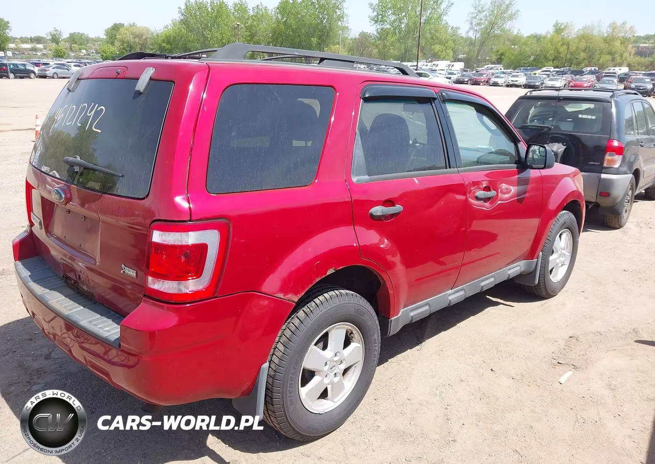 2010 Ford Escape Xlt VIN:1FMCU9DG3AKC74386 - 4